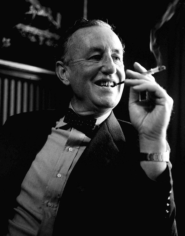 Ian fleming. Флеминг писатель.